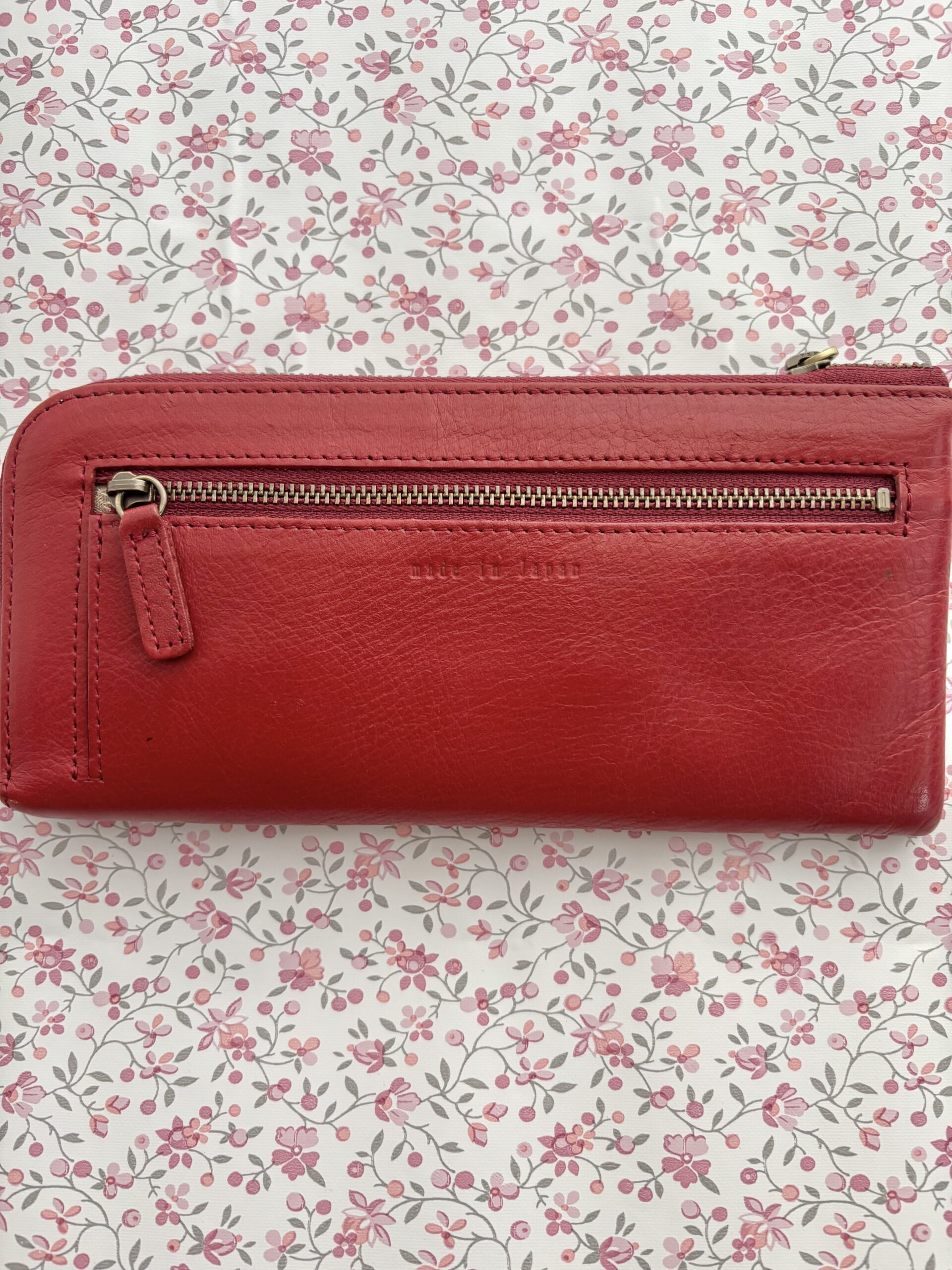 Dakotaの薄型L字ファスナー長財布(背面)